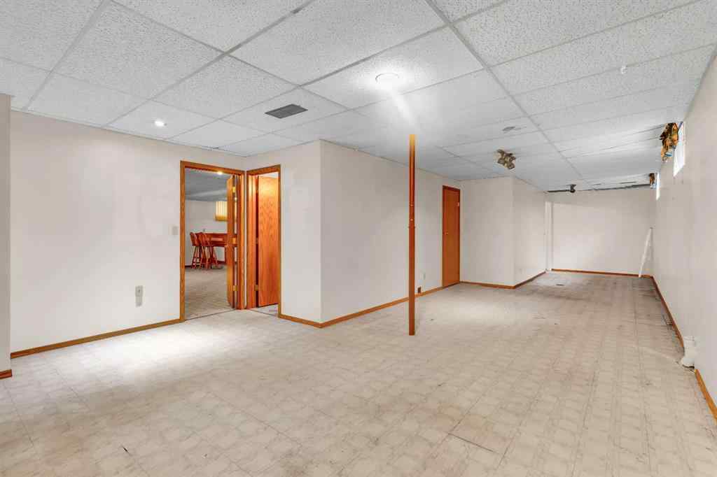 MLS® A2252983 - 125 Edgebrook Road NW in Edgemont Calgary, Residential