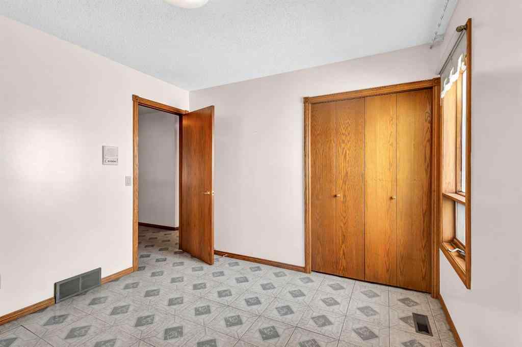 MLS® A2252983 - 125 Edgebrook Road NW in Edgemont Calgary, Residential