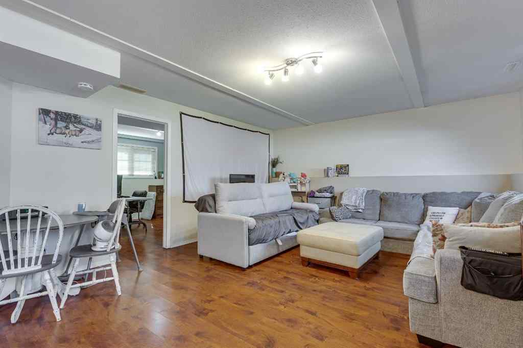 MLS® A2252984 - 4 HARRISON Road  in Hewlett Park Sylvan Lake, Residential