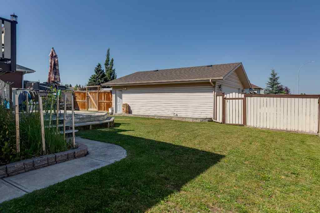 MLS® A2252984 - 4 HARRISON Road  in Hewlett Park Sylvan Lake, Residential