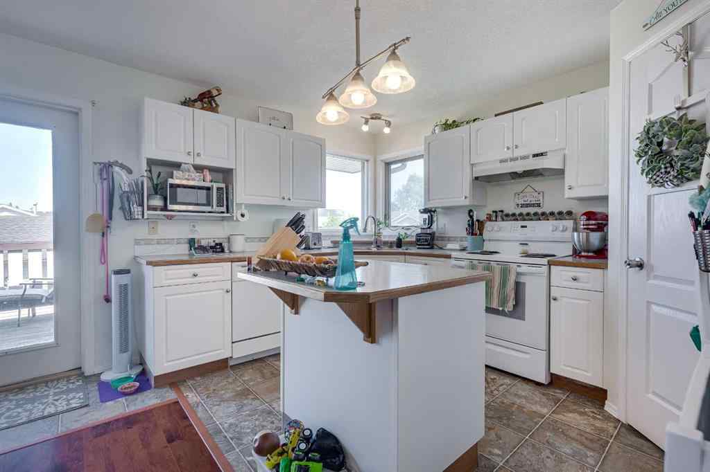 MLS® A2252984 - 4 HARRISON Road  in Hewlett Park Sylvan Lake, Residential