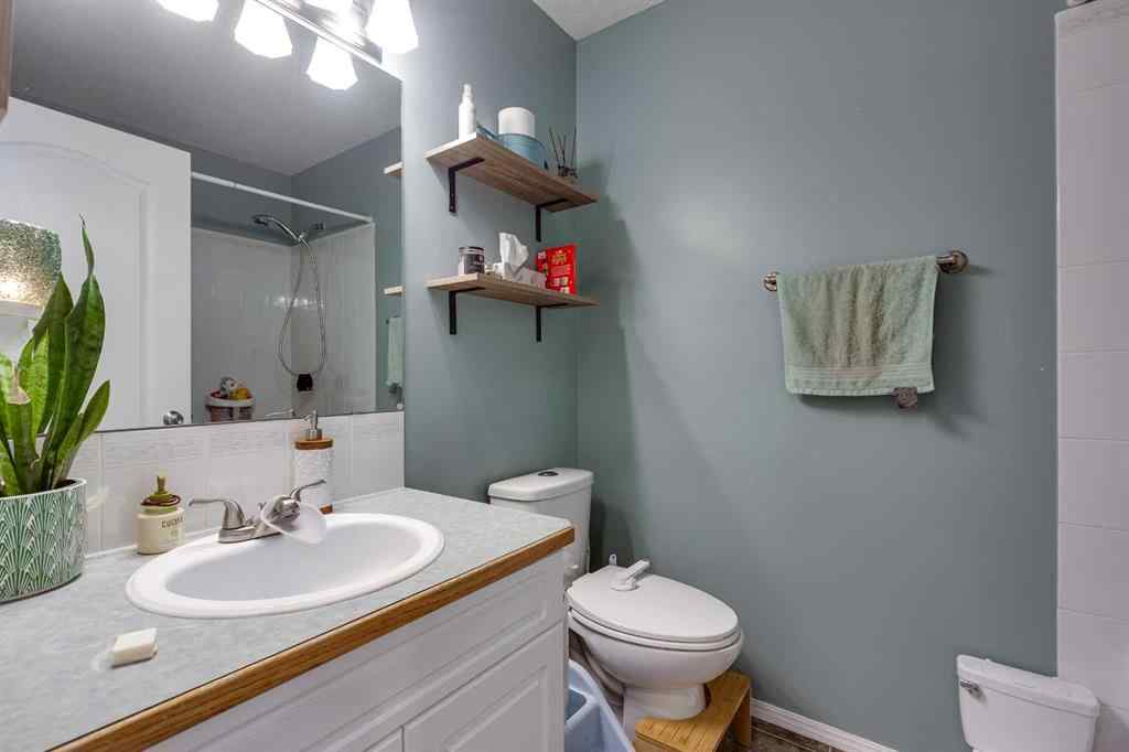 MLS® A2252984 - 4 HARRISON Road  in Hewlett Park Sylvan Lake, Residential