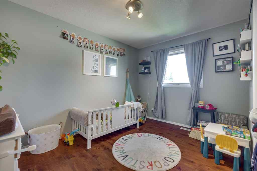 MLS® A2252984 - 4 HARRISON Road  in Hewlett Park Sylvan Lake, Residential