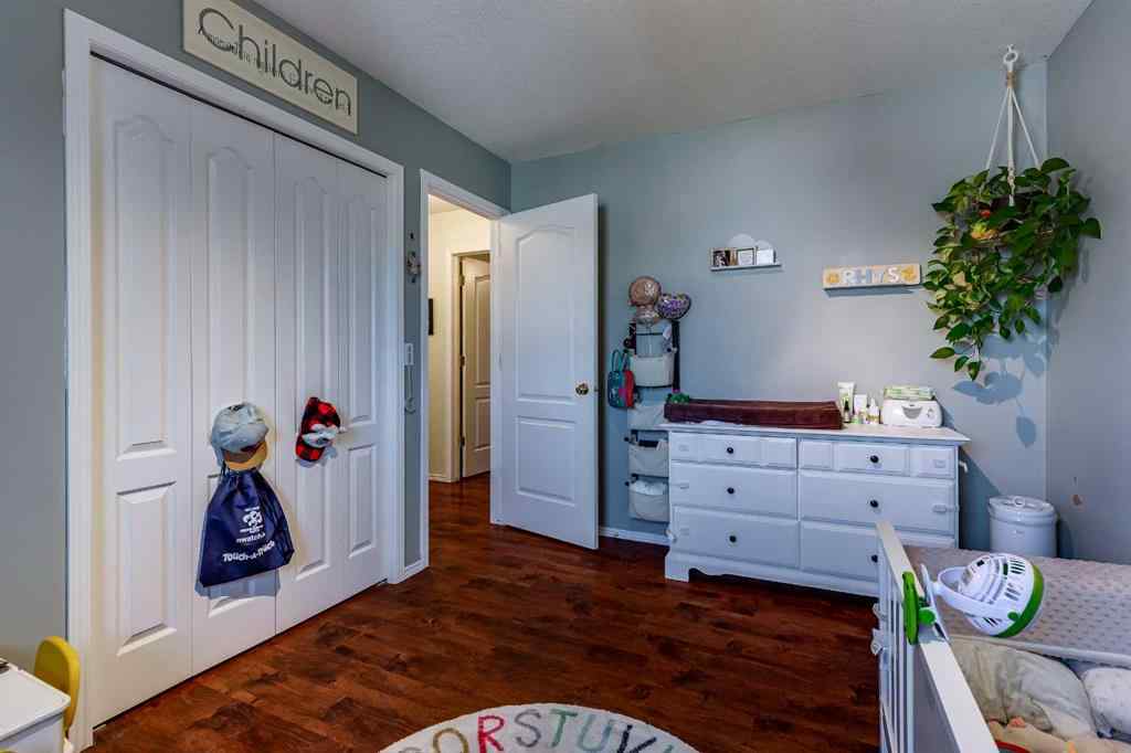 MLS® A2252984 - 4 HARRISON Road  in Hewlett Park Sylvan Lake, Residential