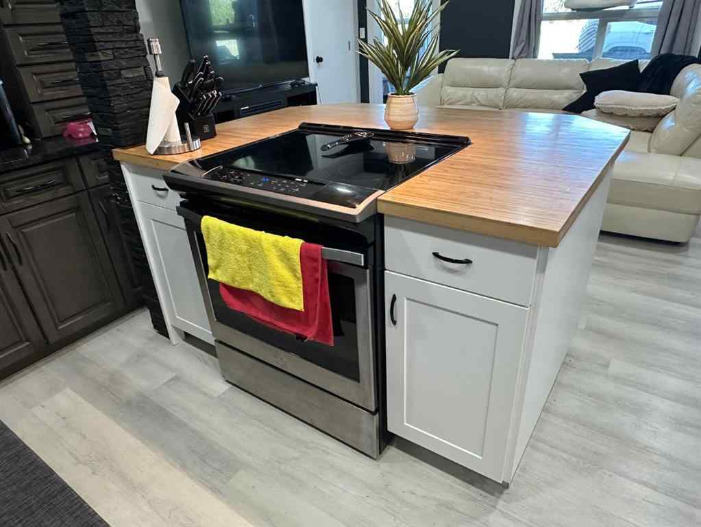 MLS® A2252988 - 7702 Devonshire Lane  in Carriage Lane Estates Rural Grande Prairie No. 1, County of, Residential