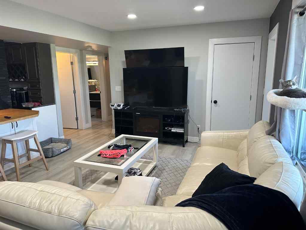 MLS® A2252988 - 7702 Devonshire Lane  in Carriage Lane Estates Rural Grande Prairie No. 1, County of, Residential