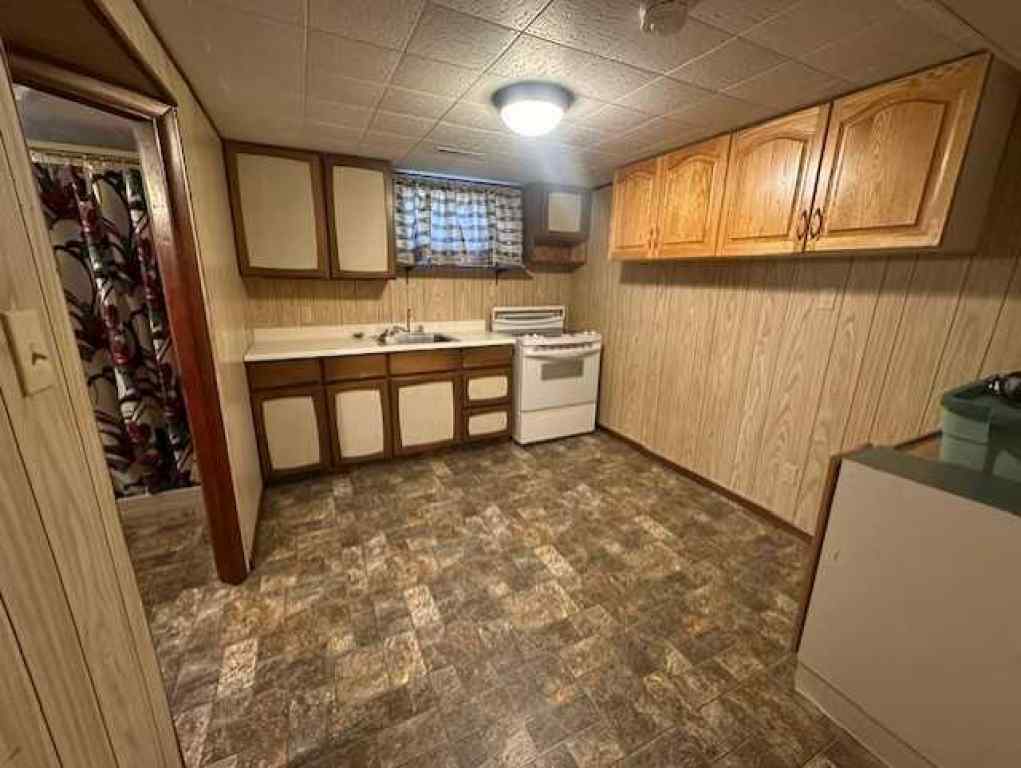 MLS® A2252990 - 206 4 Avenue W in Hanna Hanna, Residential