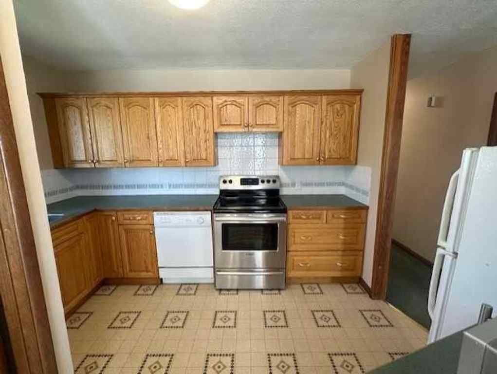 MLS® A2252990 - 206 4 Avenue W in Hanna Hanna, Residential