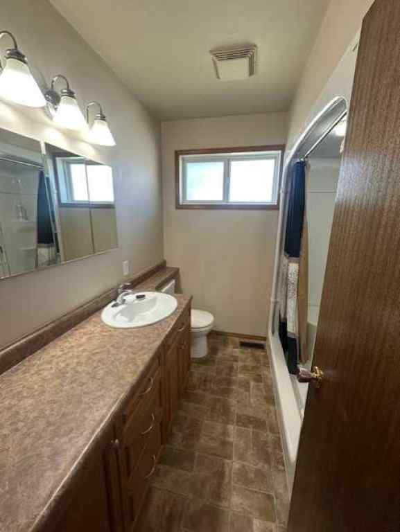 MLS® A2252990 - 206 4 Avenue W in Hanna Hanna, Residential