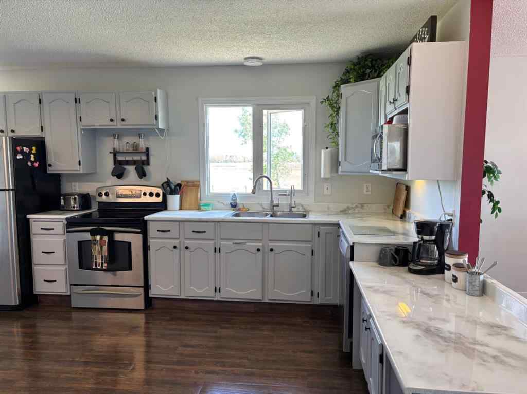 MLS® A2252993 - 365 S 5 Street W in NONE Magrath, Residential