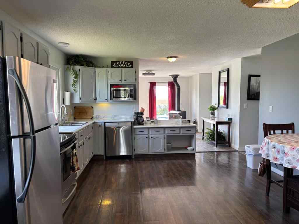 MLS® A2252993 - 365 S 5 Street W in NONE Magrath, Residential