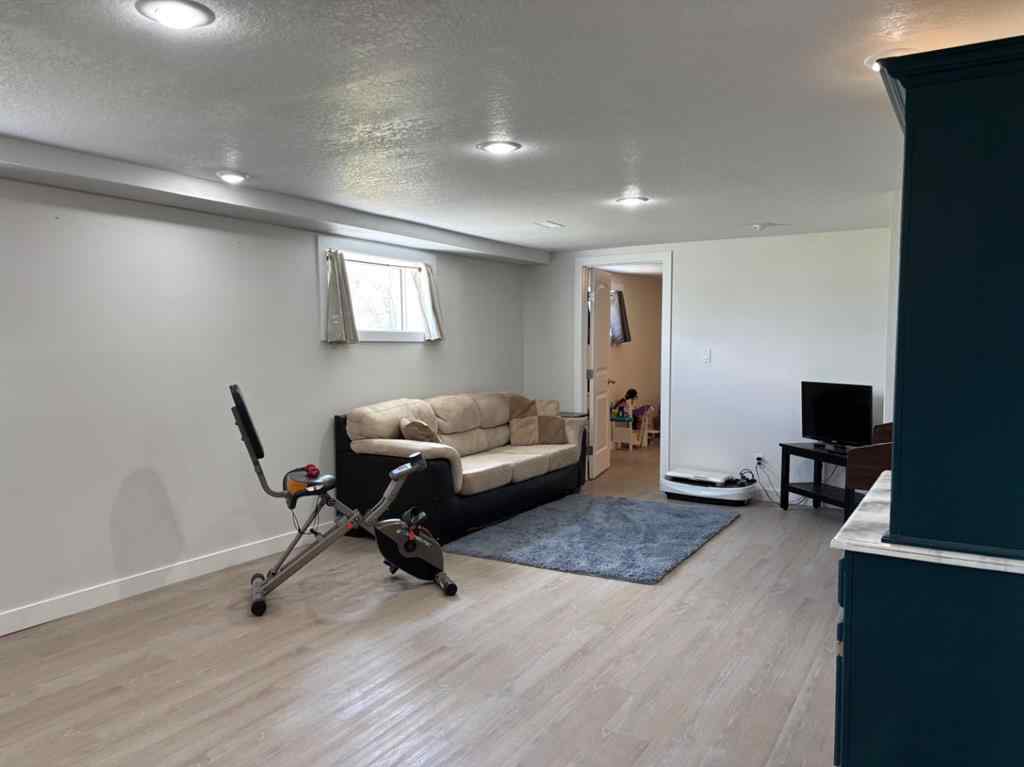 MLS® A2252993 - 365 S 5 Street W in NONE Magrath, Residential
