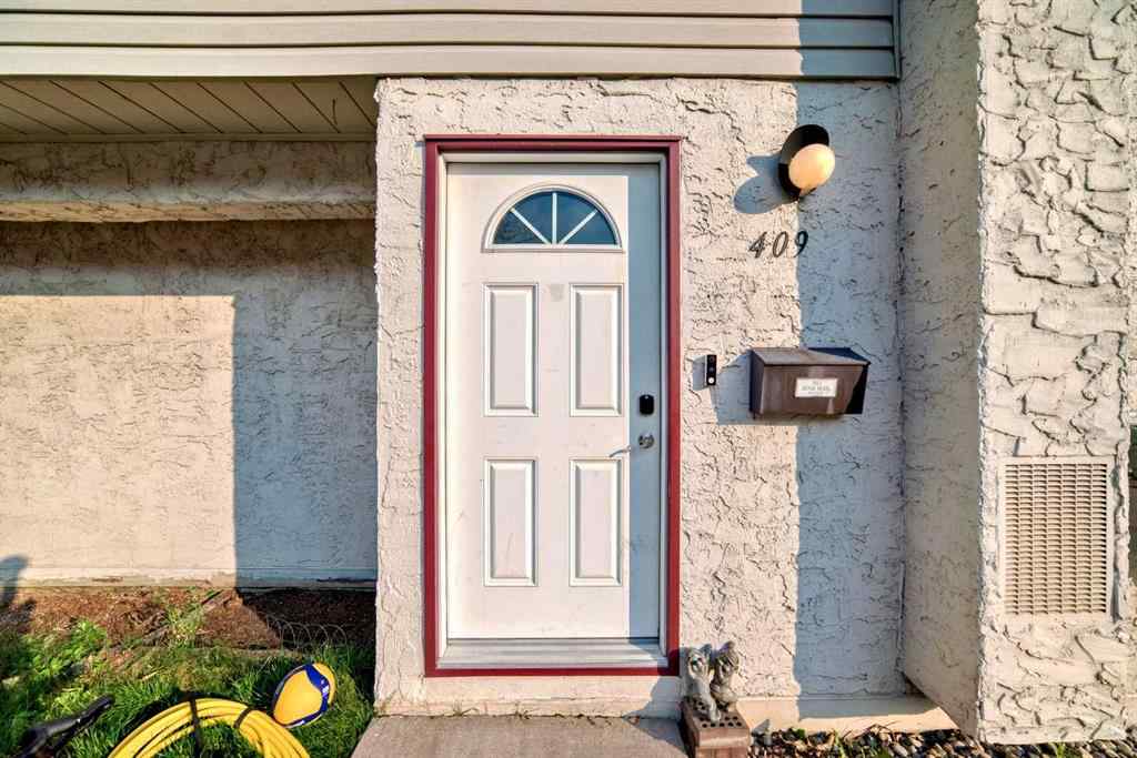 MLS® A2252999 - Unit #409 3500 VARSITY Drive NW in Varsity Calgary, Residential
