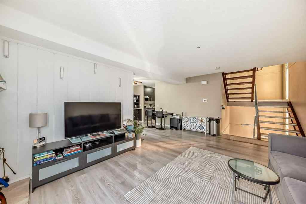 MLS® A2252999 - Unit #409 3500 VARSITY Drive NW in Varsity Calgary, Residential