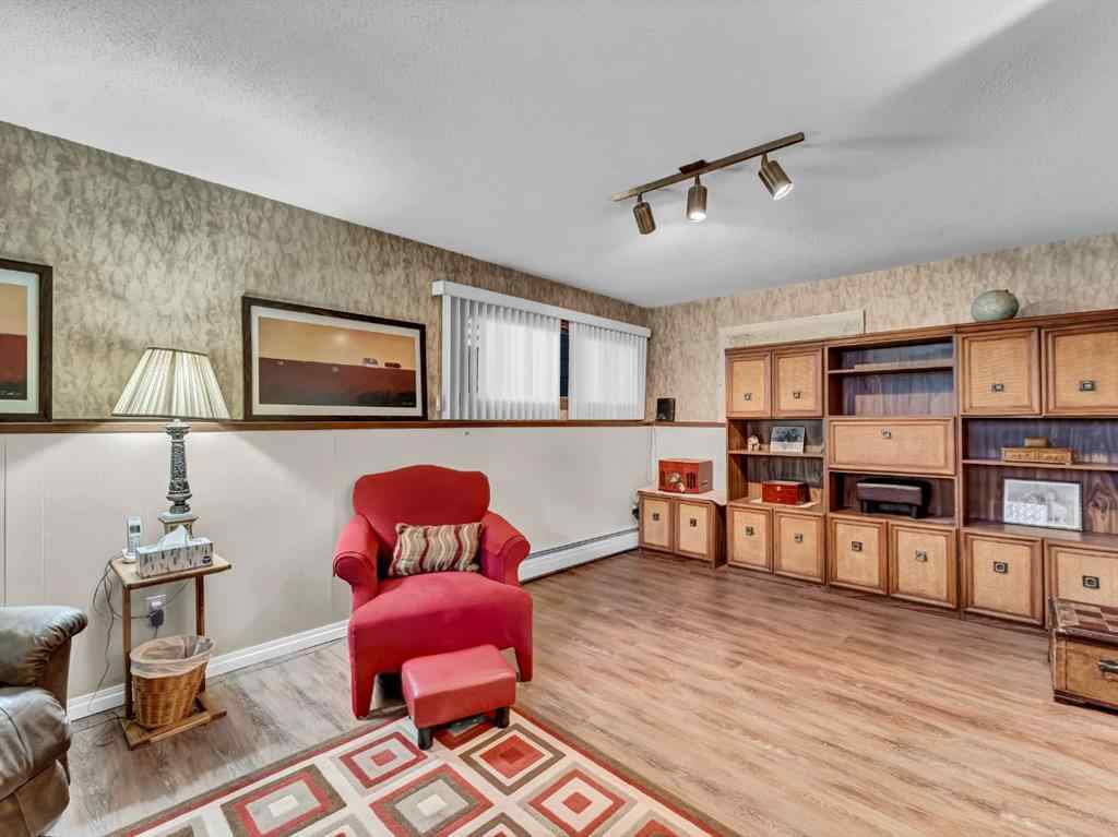 MLS® A2253002 - 1938 17 Avenue SE in Crestwood-Norwood Medicine Hat, Residential