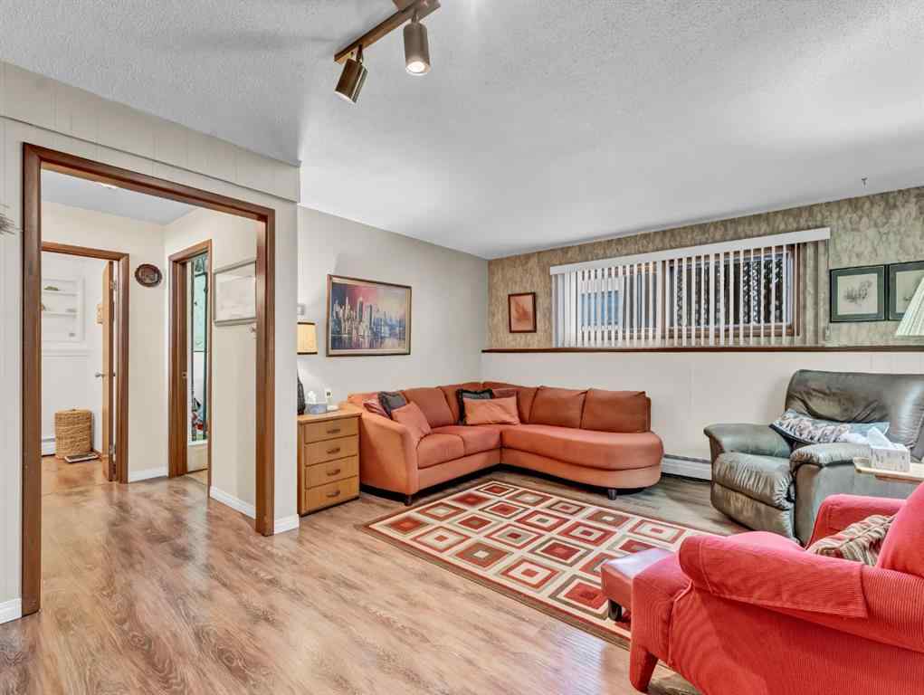 MLS® A2253002 - 1938 17 Avenue SE in Crestwood-Norwood Medicine Hat, Residential