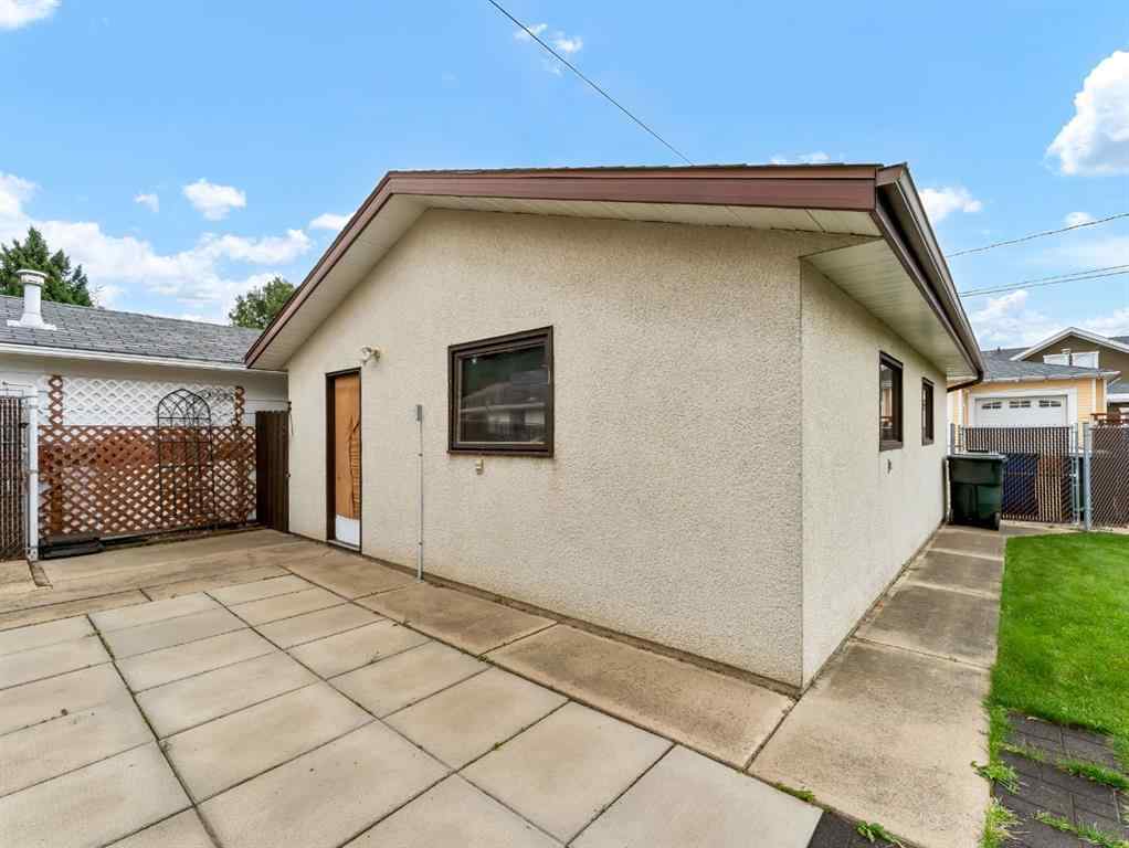 MLS® A2253002 - 1938 17 Avenue SE in Crestwood-Norwood Medicine Hat, Residential