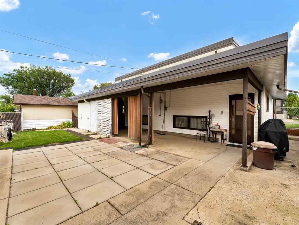 MLS® A2253002 - 1938 17 Avenue SE in Crestwood-Norwood Medicine Hat, Residential
