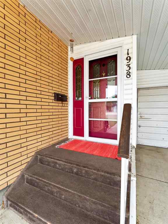 MLS® A2253002 - 1938 17 Avenue SE in Crestwood-Norwood Medicine Hat, Residential