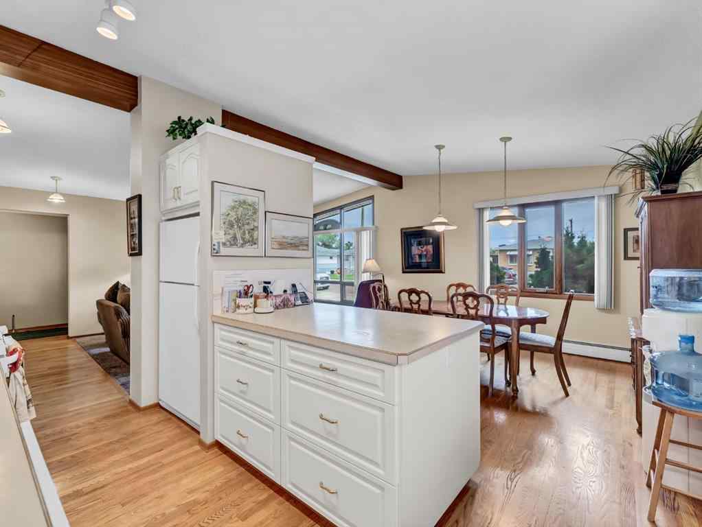 MLS® A2253002 - 1938 17 Avenue SE in Crestwood-Norwood Medicine Hat, Residential