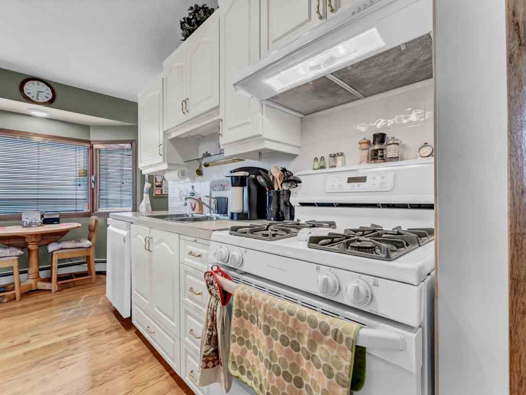 MLS® A2253002 - 1938 17 Avenue SE in Crestwood-Norwood Medicine Hat, Residential