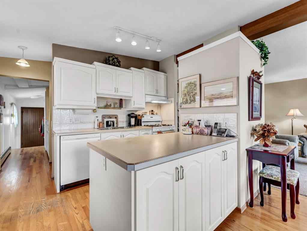 MLS® A2253002 - 1938 17 Avenue SE in Crestwood-Norwood Medicine Hat, Residential