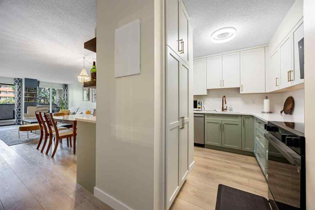 MLS® A2253009 - Unit #306 330 15 Avenue SW in Beltline Calgary, Residential