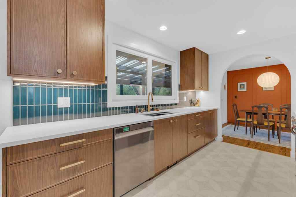 MLS® A2253019 - 3732 43A Avenue  in Mountview Red Deer, Residential