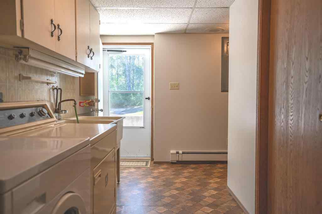 MLS® A2253021 - 41 Centre Street  in Frank Rural Ponoka County, Residential
