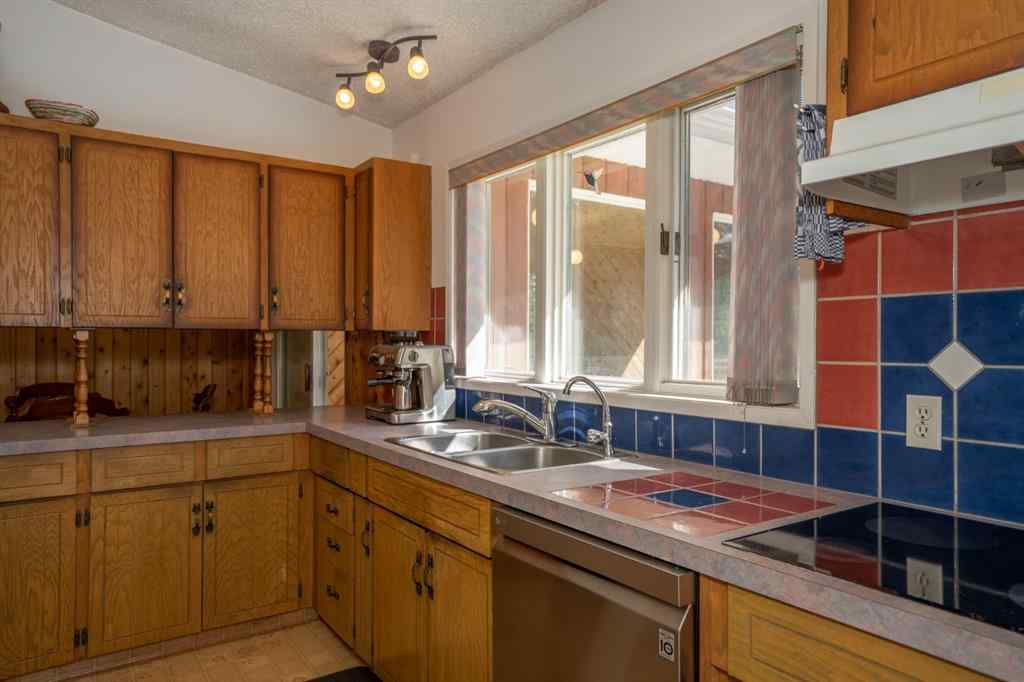 MLS® A2253021 - 41 Centre Street  in Frank Rural Ponoka County, Residential