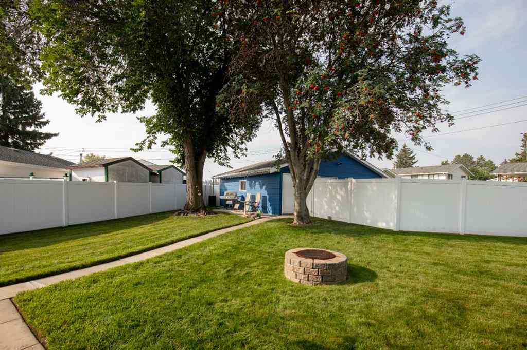 MLS® A2253023 - 4708 57a Street Crescent  in Downtown Lacombe Lacombe, Residential