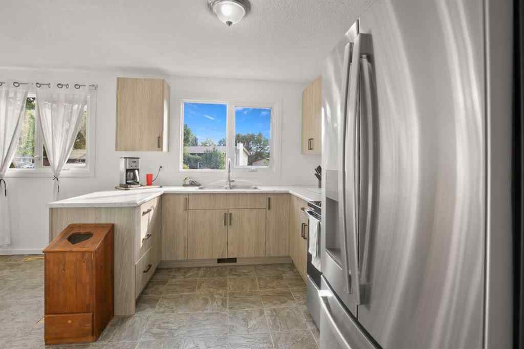 MLS® A2253023 - 4708 57a Street Crescent  in Downtown Lacombe Lacombe, Residential