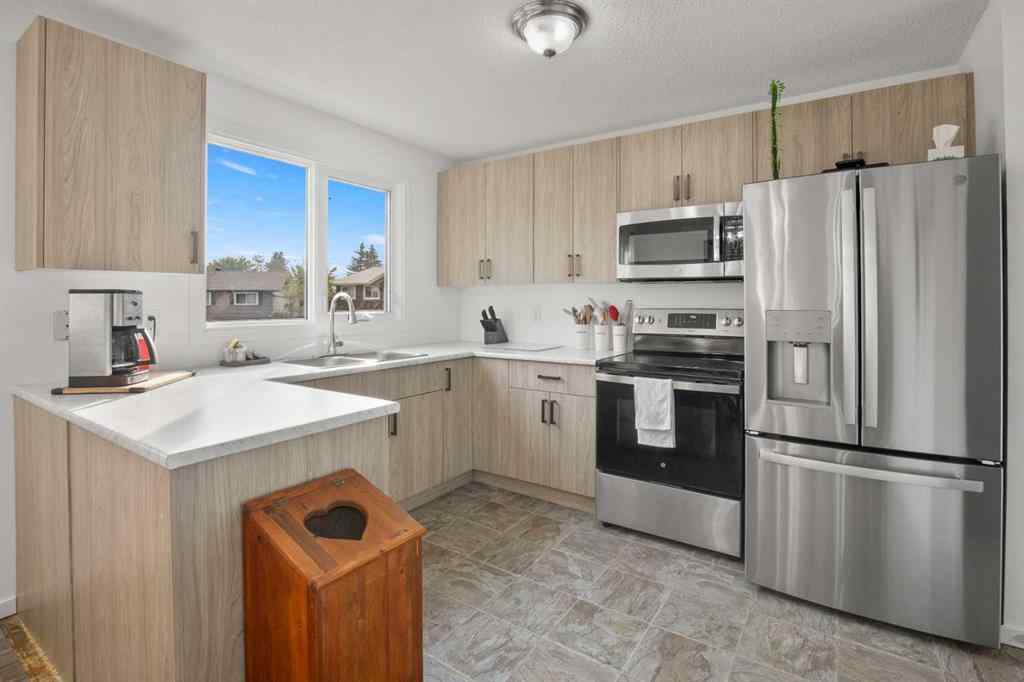 MLS® A2253023 - 4708 57a Street Crescent  in Downtown Lacombe Lacombe, Residential