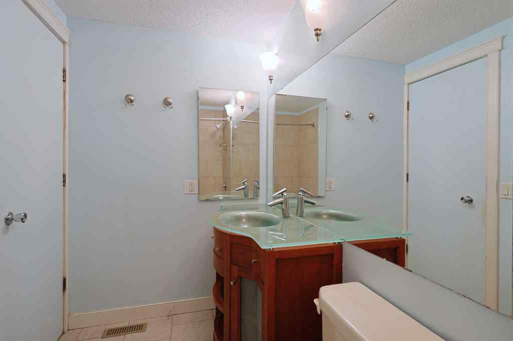 MLS® A2253024 - Unit #34 3302 50 Street NW in Varsity Calgary, Residential