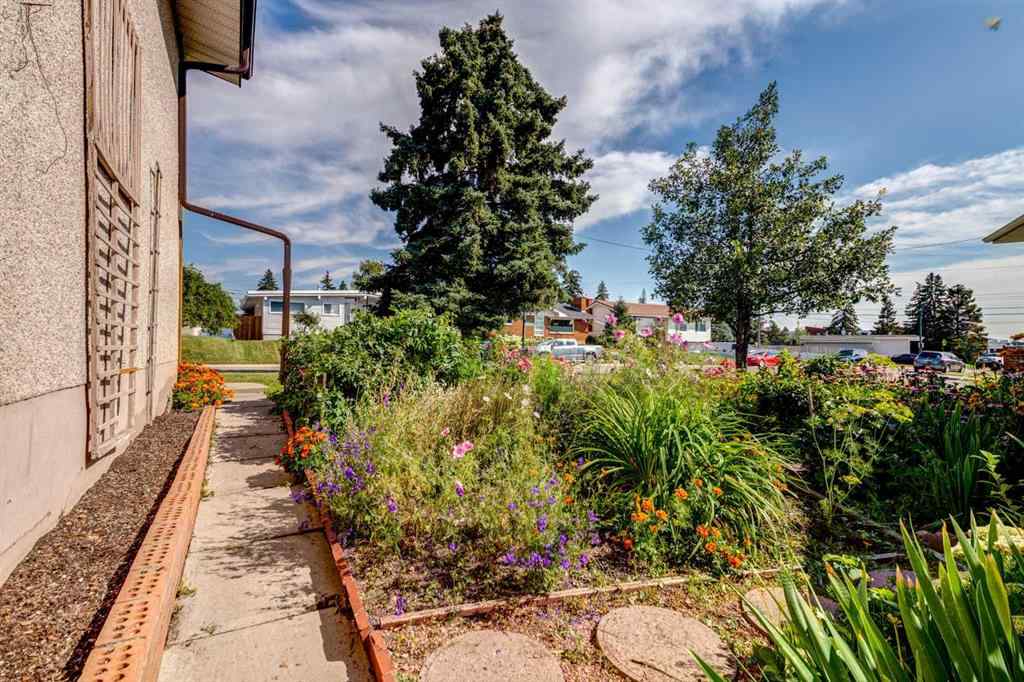 MLS® A2253029 - 923 Middleton Drive NE in Mayland Heights Calgary, Residential