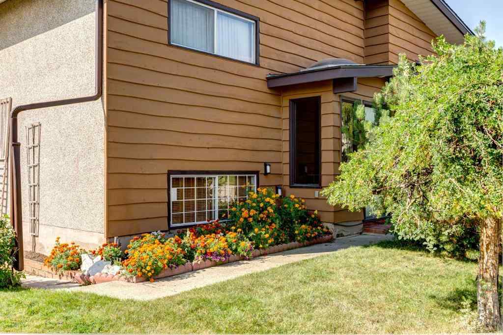 MLS® A2253029 - 923 Middleton Drive NE in Mayland Heights Calgary, Residential