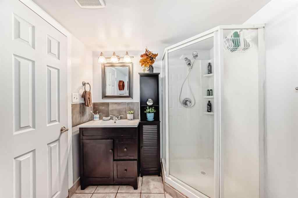 MLS® A2253044 - 5107 Rundleview Road NE in Rundle Calgary, Residential