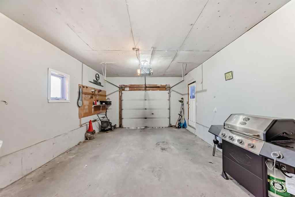 MLS® A2253044 - 5107 Rundleview Road NE in Rundle Calgary, Residential