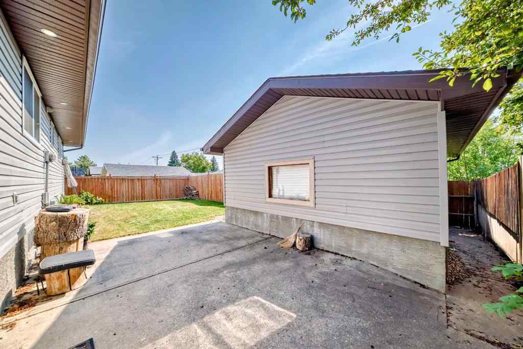 MLS® A2253044 - 5107 Rundleview Road NE in Rundle Calgary, Residential