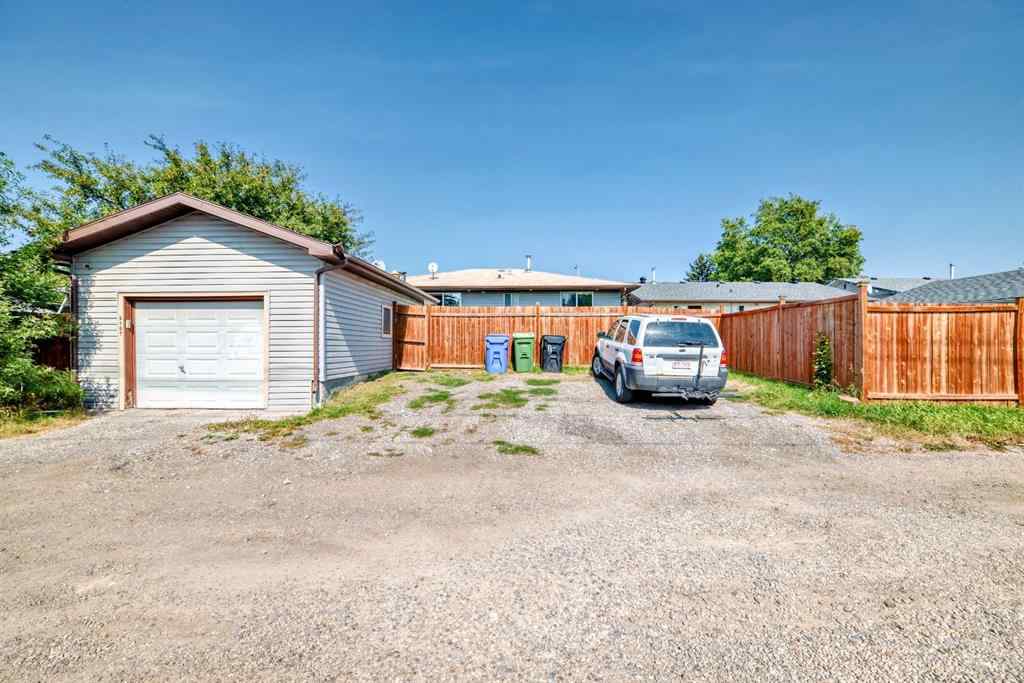 MLS® A2253044 - 5107 Rundleview Road NE in Rundle Calgary, Residential