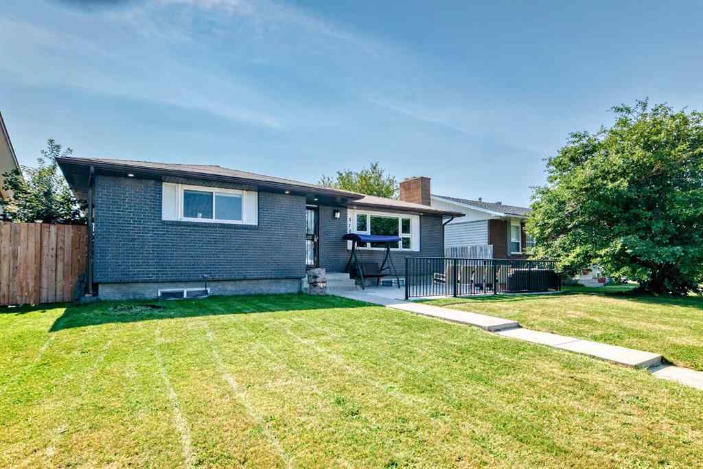 MLS® A2253044 - 5107 Rundleview Road NE in Rundle Calgary, Residential