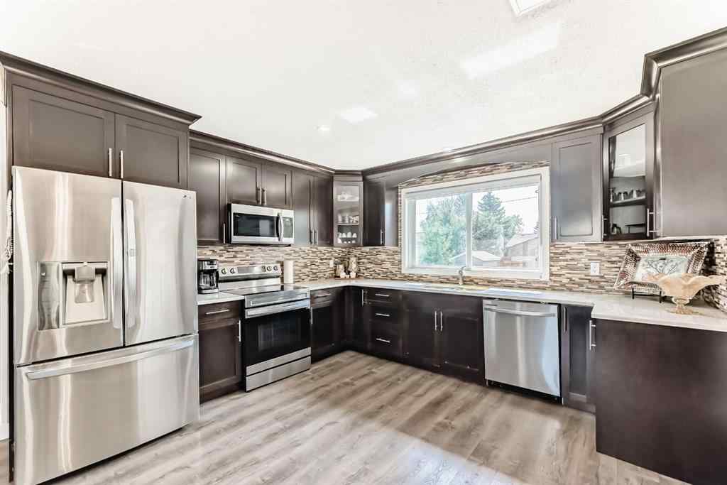 MLS® A2253044 - 5107 Rundleview Road NE in Rundle Calgary, Residential