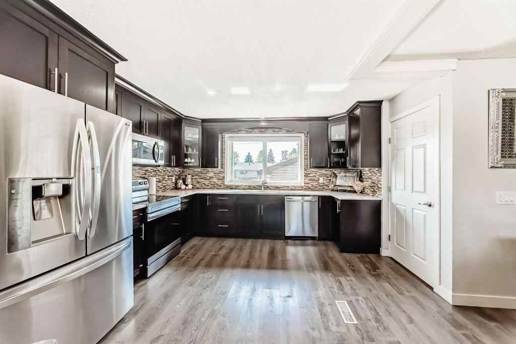 MLS® A2253044 - 5107 Rundleview Road NE in Rundle Calgary, Residential