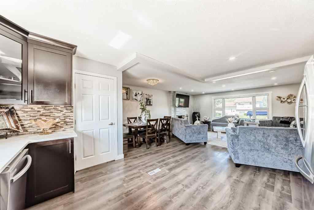 MLS® A2253044 - 5107 Rundleview Road NE in Rundle Calgary, Residential