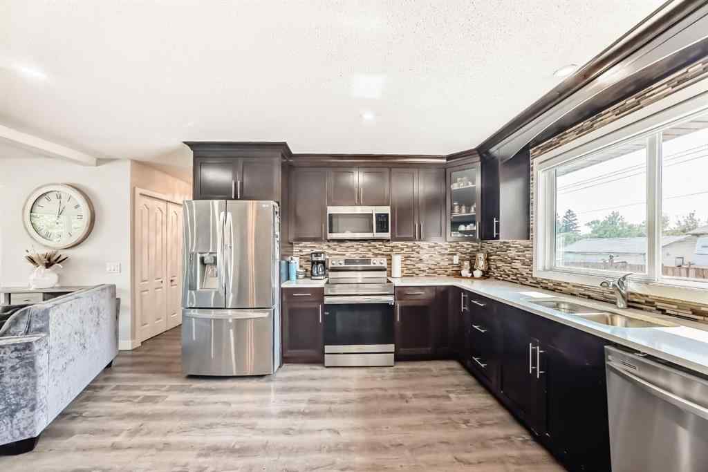 MLS® A2253044 - 5107 Rundleview Road NE in Rundle Calgary, Residential