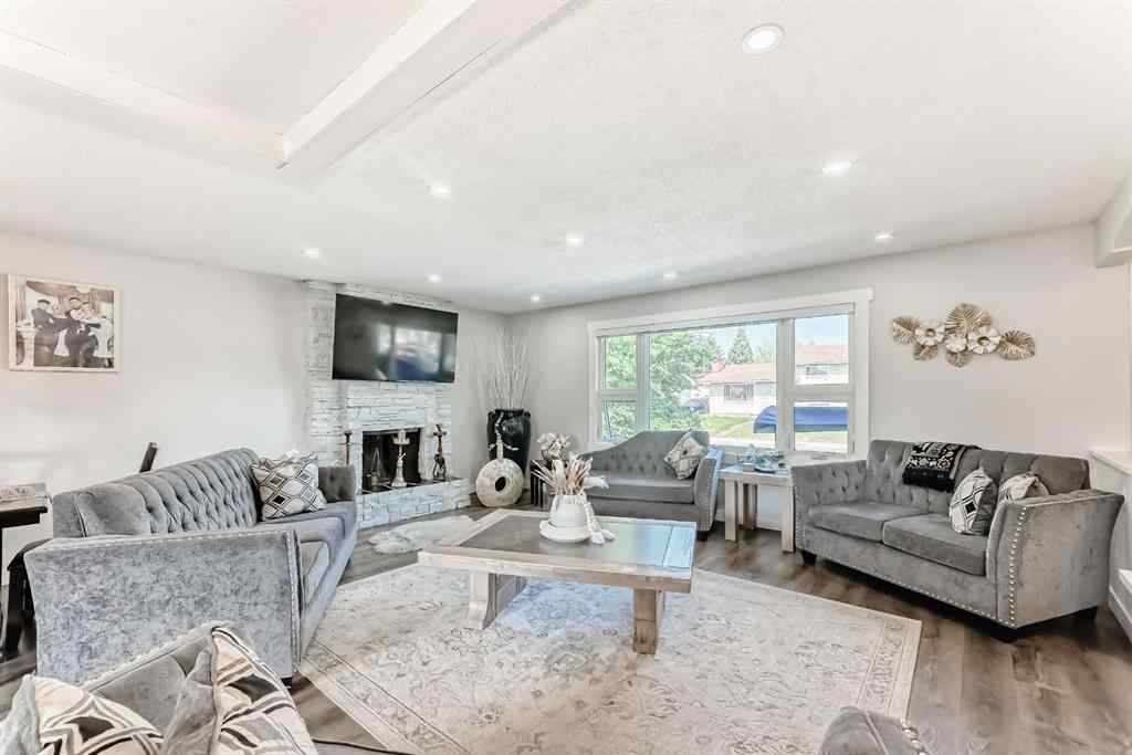 MLS® A2253044 - 5107 Rundleview Road NE in Rundle Calgary, Residential