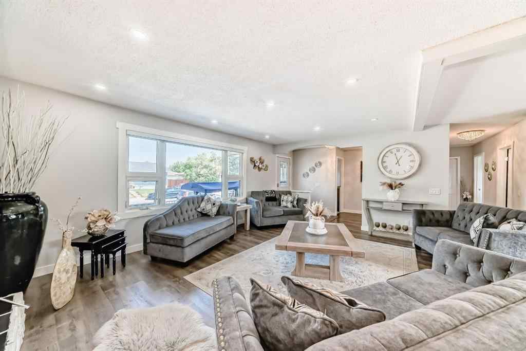 MLS® A2253044 - 5107 Rundleview Road NE in Rundle Calgary, Residential