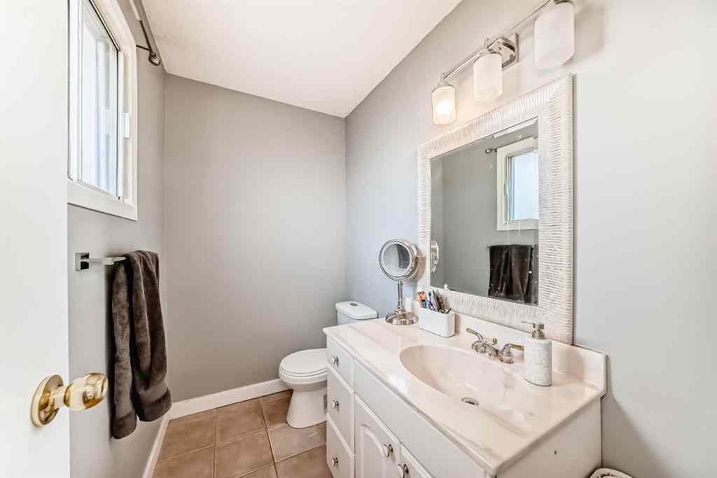 MLS® A2253044 - 5107 Rundleview Road NE in Rundle Calgary, Residential