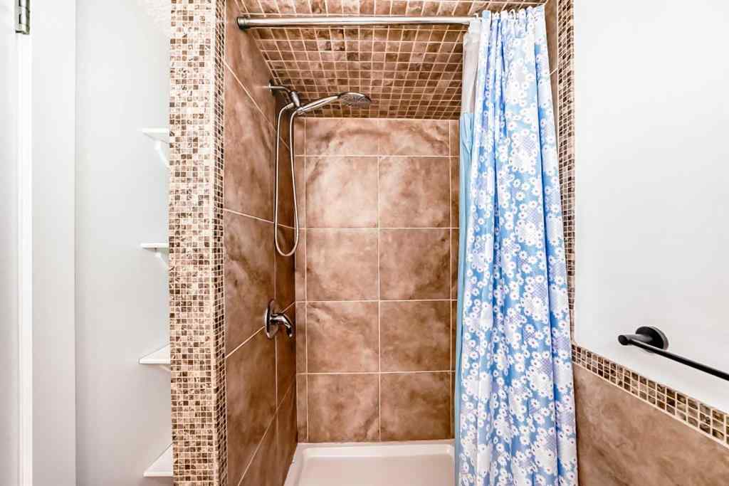 MLS® A2253045 - 523 Cantrell Drive SW in Canyon Meadows Calgary, Residential