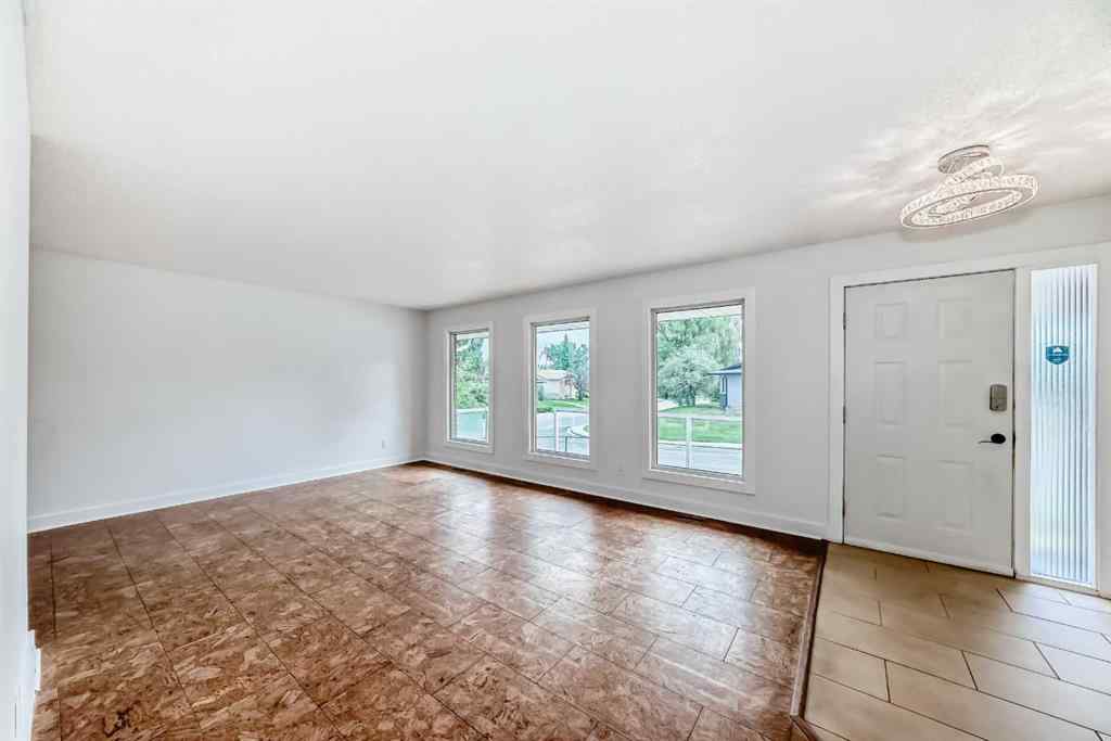 MLS® A2253045 - 523 Cantrell Drive SW in Canyon Meadows Calgary, Residential